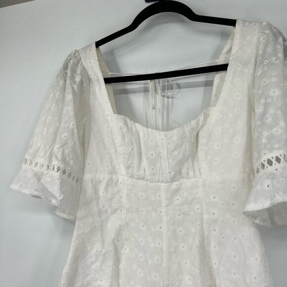 Indikah White Eyelet Ruffle Hem Romper - Picture 2 of 8
